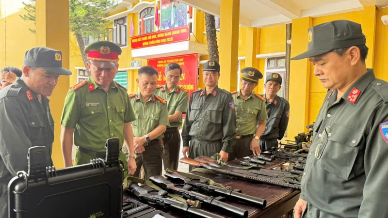 Cảnh sát cơ động Công an TP Huế sẵn sàng phương án bảo đảm ANTT phục vụ bầu cử Cảnh sát cơ động Công an TP Huế sẵn sàng phương án bảo đảm ANTT phục vụ bầu cử