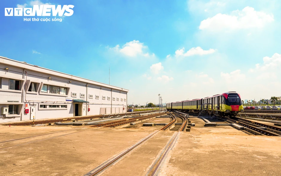 Cảnh sát đặc nhiệm đột kích, diễn tập giải cứu con tin trên metro Nhổn Cảnh sát đặc nhiệm đột kích, diễn tập giải cứu con tin trên metro Nhổn