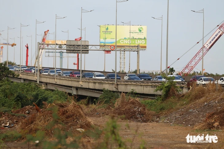 Cao tốc TP.HCM - Long Thành kẹt dài ngày cuối lễ, khuyến cáo đi quốc lộ 1 Cao tốc TP.HCM - Long Thành kẹt dài ngày cuối lễ, khuyến cáo đi quốc lộ 1