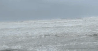 Cập nhật Bão số 1: Quảng Ninh nhiều nơi đã mất điện, gió rít liên hồi, yêu cầu người dân không ra đường