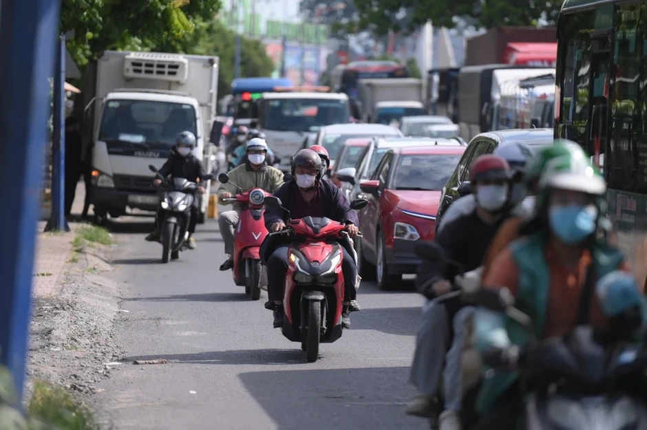 Cầu Đồng Nai sửa chữa, giao thông cửa ngõ phía Đông TP.HCM ùn ứ nhiều giờ
