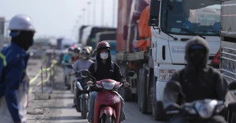 Cầu Đồng Nai sửa chữa, giao thông cửa ngõ phía Đông TP.HCM ùn ứ nhiều giờ