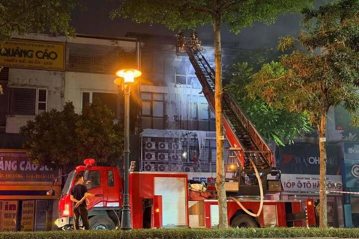 Cháy biệt thự Hà Nội: Nhiều người an toàn thoát nạn trong vụ hỏa hoạn ở văn Phú Cháy biệt thự Hà Nội: Nhiều người an toàn thoát nạn trong vụ hỏa hoạn ở văn Phú