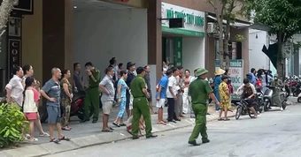 Cháy căn hộ tầng 12 chung cư CT2A Quang Trung , cư dân tháo chạy hoảng loạn