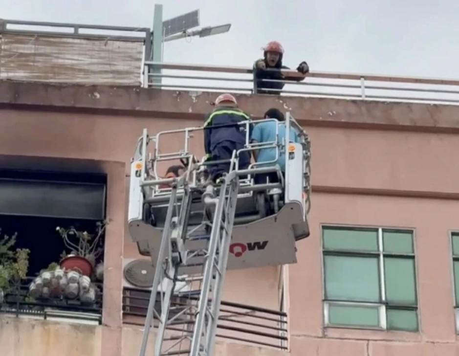 Cháy chung cư 12 tầng ở TP HCM