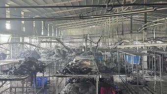Cháy công ty may ở Đồng Tháp