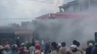 Cháy cửa hàng phụ tùng xe máy cạnh cây xăng ở Đồng Nai