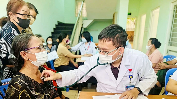 Chạy đua cho chiến dịch khám sức khỏe bao phủ toàn dân Chạy đua cho chiến dịch khám sức khỏe bao phủ toàn dân