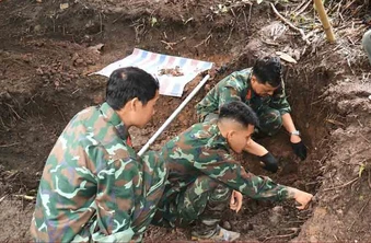Chạy đua với thời gian tìm kiếm ngôi mộ tập thể liệt sĩ ở Lào Cai