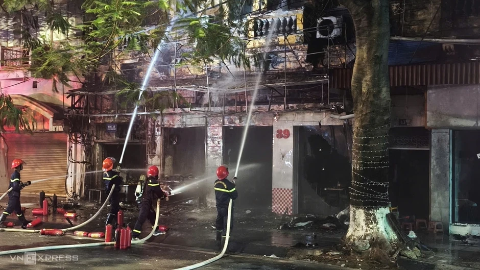 Cháy lớn tại quán bánh mì Vợ Anh ở Hải Phòng Cháy lớn tại quán bánh mì Vợ Anh ở Hải Phòng