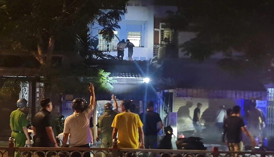 Cháy ngôi nhà khóa chặt 2 lớp cửa, 6 người trong gia đình mắc kẹt khi đang ngủ Cháy ngôi nhà khóa chặt 2 lớp cửa, 6 người trong gia đình mắc kẹt khi đang ngủ