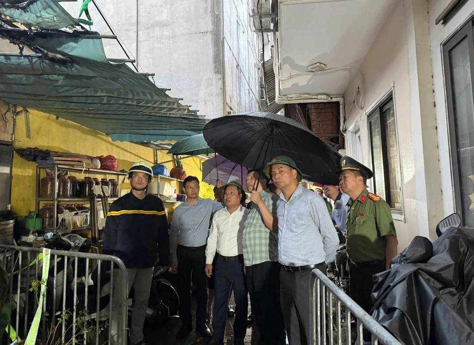 Cháy nhà 4 tầng ở Hà Nội, 5 người chết