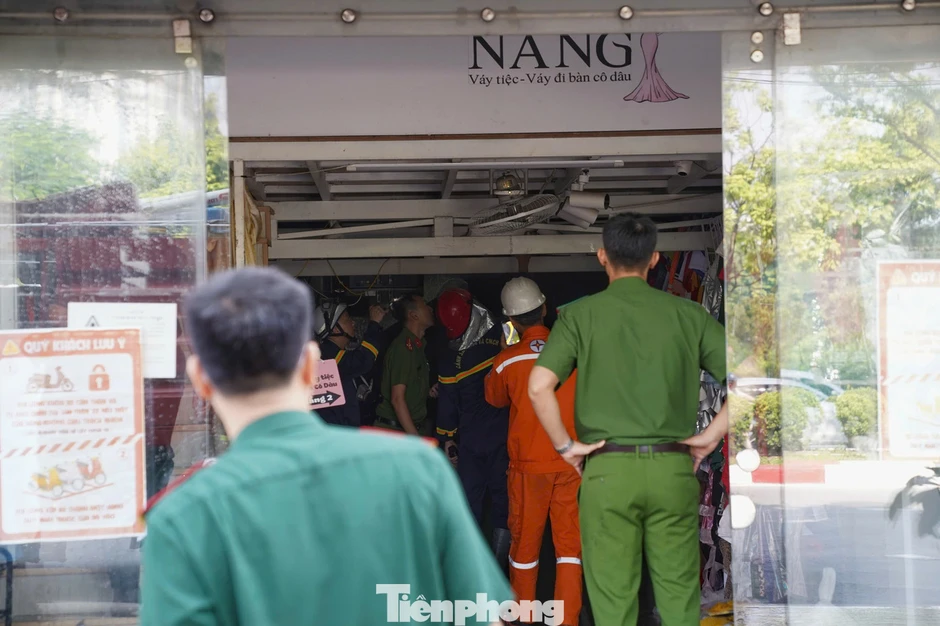 Cháy nhà 4 tầng ở Hà Nội Cháy nhà 4 tầng ở Hà Nội