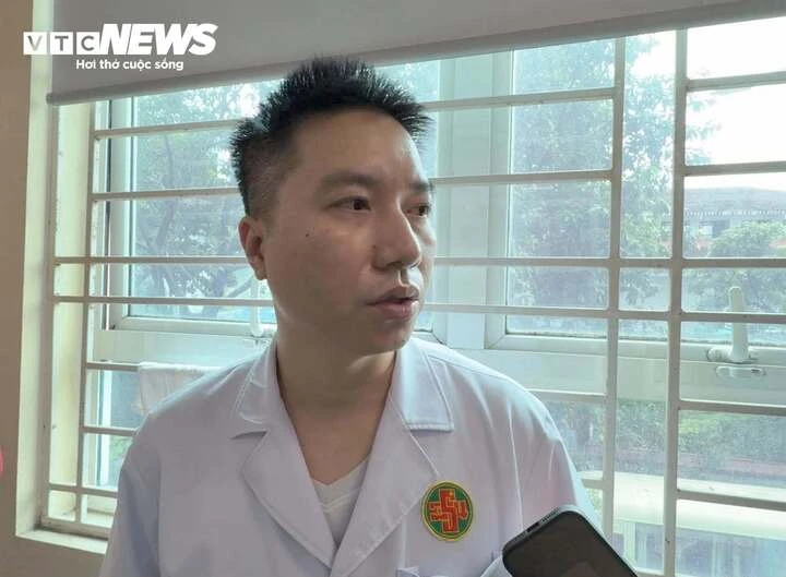 Cháy nhà 5 người chết ở Hà Nội: Người phụ nữ quấn chăn nhảy từ tầng 4 thoát nạn Cháy nhà 5 người chết ở Hà Nội: Người phụ nữ quấn chăn nhảy từ tầng 4 thoát nạn