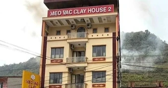 Cháy nhà nghỉ ở Mèo Vạc, 95 du khách nước ngoài thoát thân an toàn