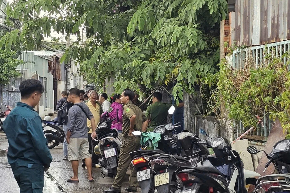 Cháy nhà TPHCM khiến cụ bà 76 tuổi tử vong trong hẻm Linh Xuân Cháy nhà TPHCM khiến cụ bà 76 tuổi tử vong trong hẻm Linh Xuân
