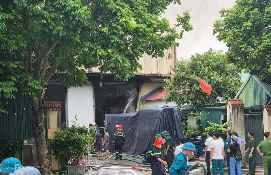 Cháy xưởng mộc ở Hà Nội, ba người tử vong Cháy xưởng mộc ở Hà Nội, ba người tử vong