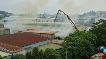 Cháy xưởng mộc ở Hà Nội, ba người tử vong