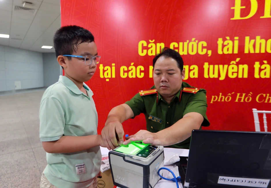 Chi tiết 59 điểm cấp thẻ căn cước cho học sinh cuối cấp ở TP.HCM Chi tiết 59 điểm cấp thẻ căn cước cho học sinh cuối cấp ở TP.HCM