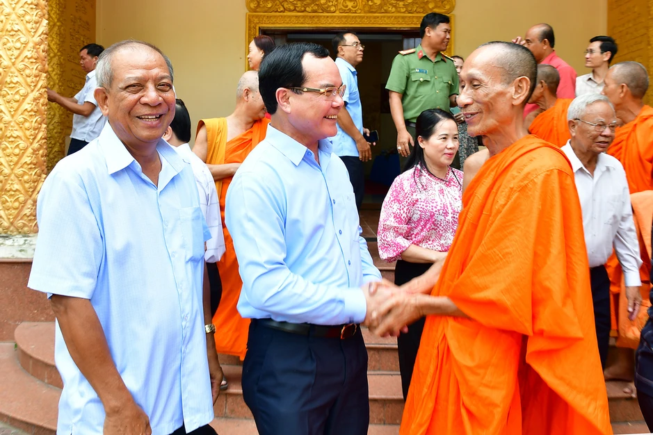 Chia sẻ ấm áp của Bộ trưởng Nguyễn Đình Khang khi thăm, chúc Tết đồng bào Khmer