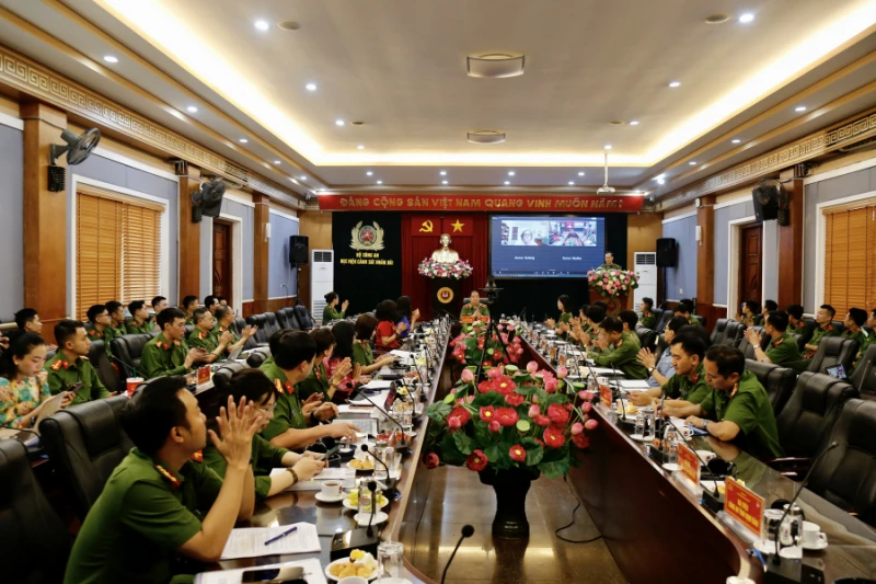 Chia sẻ kinh nghiệm trong phòng, chống tội phạm xâm hại trẻ em trên không gian mạng Chia sẻ kinh nghiệm trong phòng, chống tội phạm xâm hại trẻ em trên không gian mạng