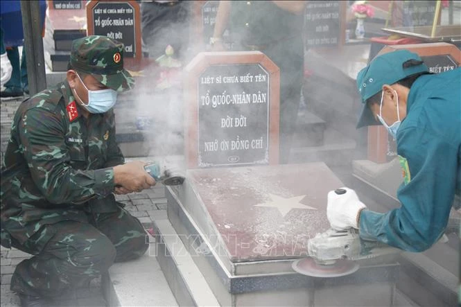 Chiến dịch 500 ngày đêm: Ứng dụng thành tựu khoa học để xác định danh tính liệt sĩ còn thiếu thông tin Chiến dịch 500 ngày đêm: Ứng dụng thành tựu khoa học để xác định danh tính liệt sĩ còn thiếu thông tin