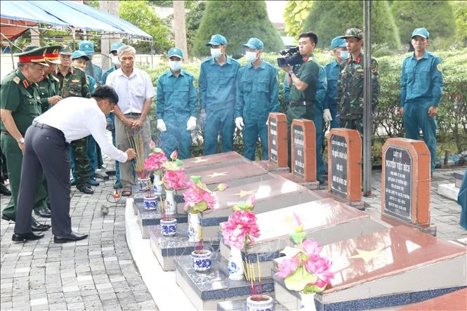 Chiến dịch 500 ngày đêm: Ứng dụng thành tựu khoa học để xác định danh tính liệt sĩ còn thiếu thông tin Chiến dịch 500 ngày đêm: Ứng dụng thành tựu khoa học để xác định danh tính liệt sĩ còn thiếu thông tin