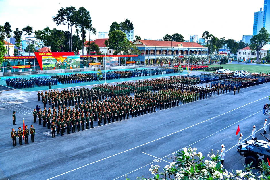 Chiến sỹ TPHCM biểu diễn võ thuật trước lễ ra quân huấn luyện Chiến sỹ TPHCM biểu diễn võ thuật trước lễ ra quân huấn luyện