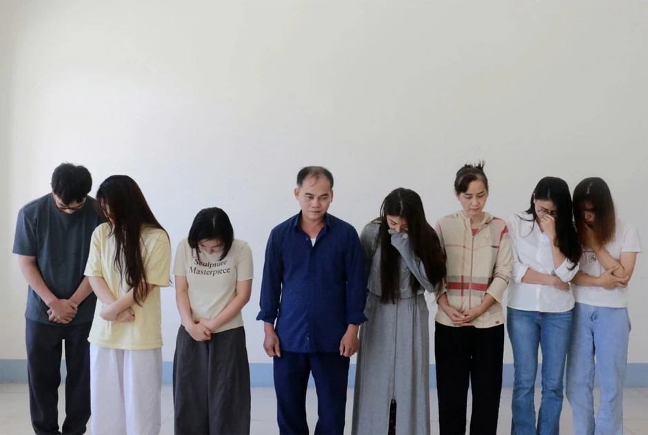 Chiêu làm thuốc giả, gắn mác 'công thức gia truyền' rồi thuê KOL quảng cáo Chiêu làm thuốc giả, gắn mác 'công thức gia truyền' rồi thuê KOL quảng cáo