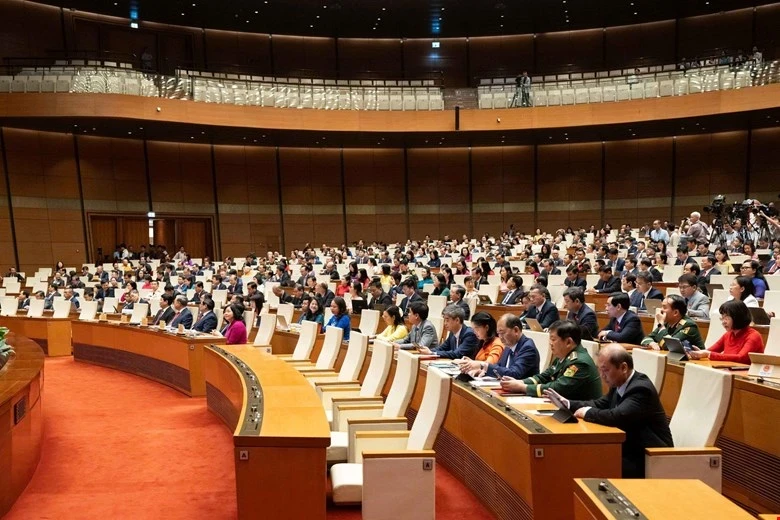 Chính phủ nhiệm kỳ khóa XVI có 14 Bộ, 3 cơ quan ngang Bộ Chính phủ nhiệm kỳ khóa XVI có 14 Bộ, 3 cơ quan ngang Bộ