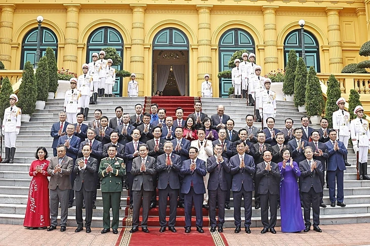 Chính phủ phải có tầm nhìn đi trước một bước, chuẩn bị từ sớm từ xa Chính phủ phải có tầm nhìn đi trước một bước, chuẩn bị từ sớm từ xa