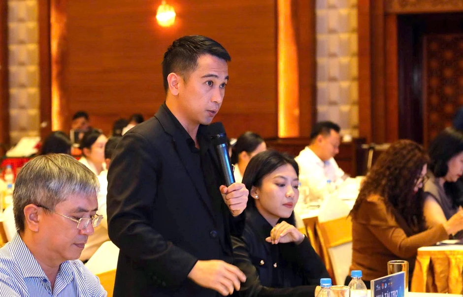 Chính quyền kiến tạo: Từ hành chính 'kính chuyển' sang KPI và AI Chính quyền kiến tạo: Từ hành chính 'kính chuyển' sang KPI và AI