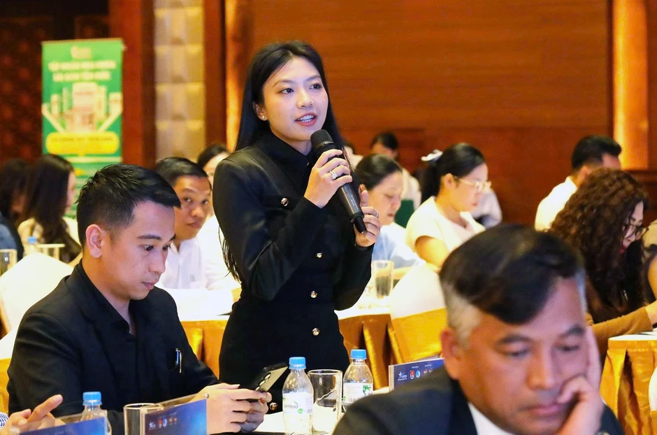 Chính quyền kiến tạo: Từ hành chính 'kính chuyển' sang KPI và AI Chính quyền kiến tạo: Từ hành chính 'kính chuyển' sang KPI và AI