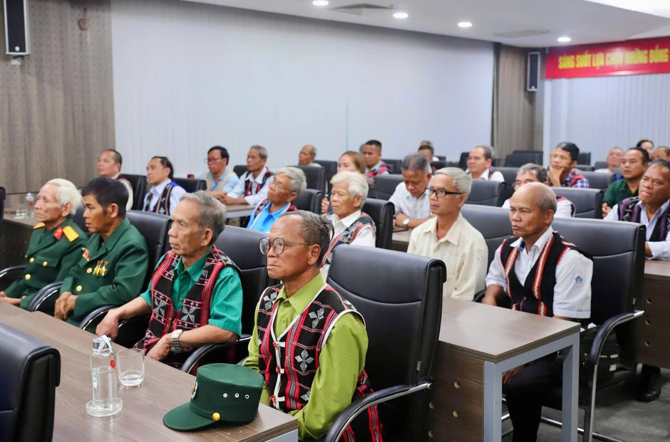 Chính sách Người có uy tín: Đúng người, đúng công cụ để giữ niềm tin cộng đồng