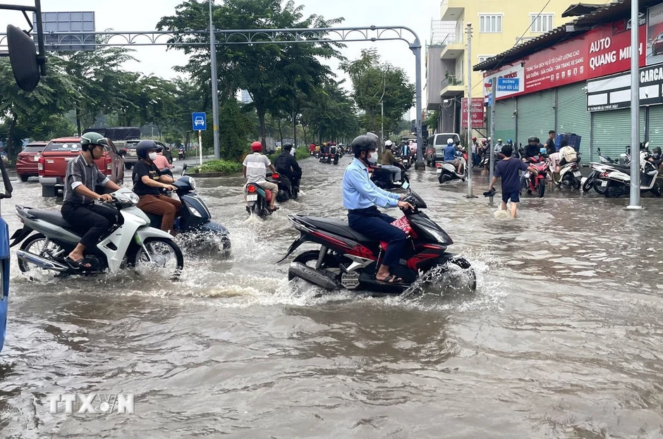 Chống ngập đô thị không chỉ chạy theo những trận mưa Chống ngập đô thị không chỉ chạy theo những trận mưa
