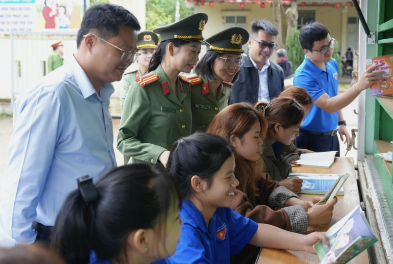Chủ động bảo vệ an ninh, an toàn cho ngày hội lớn Chủ động bảo vệ an ninh, an toàn cho ngày hội lớn
