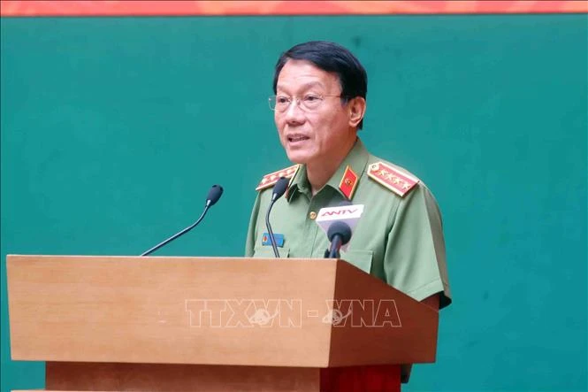 Chủ động giải quyết các yếu tố phức tạp về an ninh, trật tự từ bên ngoài Chủ động giải quyết các yếu tố phức tạp về an ninh, trật tự từ bên ngoài