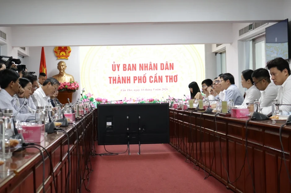 Chủ tịch Cần Thơ: Trong năm 2026 phải khởi động sân golf cồn Ấu Chủ tịch Cần Thơ: Trong năm 2026 phải khởi động sân golf cồn Ấu