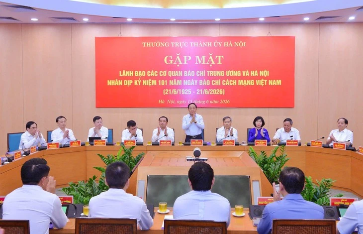 Chủ tịch Hà Nội: Báo chí góp phần củng cố niềm tin xã hội và tạo sự đồng thuận trong nhân dân Chủ tịch Hà Nội: Báo chí góp phần củng cố niềm tin xã hội và tạo sự đồng thuận trong nhân dân