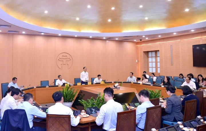 Chủ tịch Hà Nội: Thành phố sẽ xử lý nhanh chóng đất tái định cư cho người dân Chủ tịch Hà Nội: Thành phố sẽ xử lý nhanh chóng đất tái định cư cho người dân