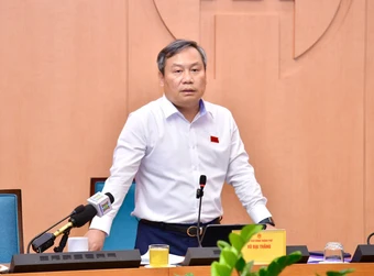 Chủ tịch Hà Nội: Thành phố sẽ xử lý nhanh chóng đất tái định cư cho người dân