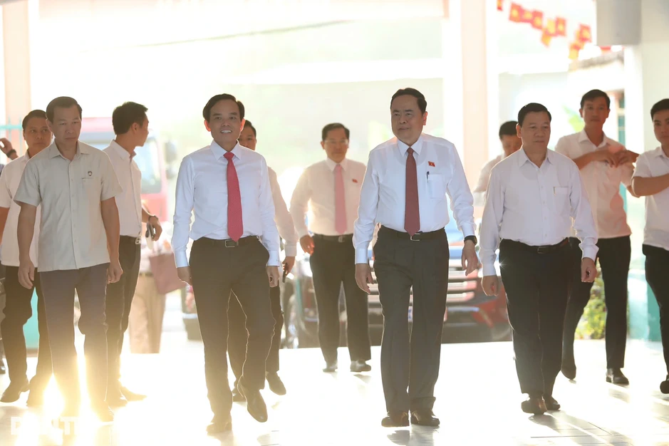 Chủ tịch Quốc hội, Bí thư TPHCM bỏ phiếu bầu cử tại xã Hóc Môn Chủ tịch Quốc hội, Bí thư TPHCM bỏ phiếu bầu cử tại xã Hóc Môn