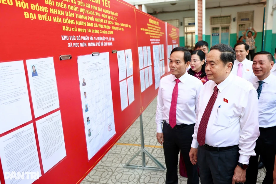 Chủ tịch Quốc hội, Bí thư TPHCM bỏ phiếu bầu cử tại xã Hóc Môn Chủ tịch Quốc hội, Bí thư TPHCM bỏ phiếu bầu cử tại xã Hóc Môn