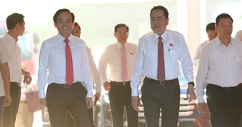 Chủ tịch Quốc hội, Bí thư TPHCM bỏ phiếu bầu cử tại xã Hóc Môn