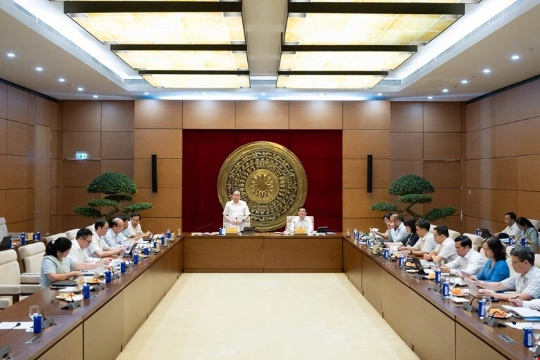 Chủ tịch Quốc hội: “Cắt giảm tối đa thủ tục trong nghiên cứu khoa học” Chủ tịch Quốc hội: “Cắt giảm tối đa thủ tục trong nghiên cứu khoa học”