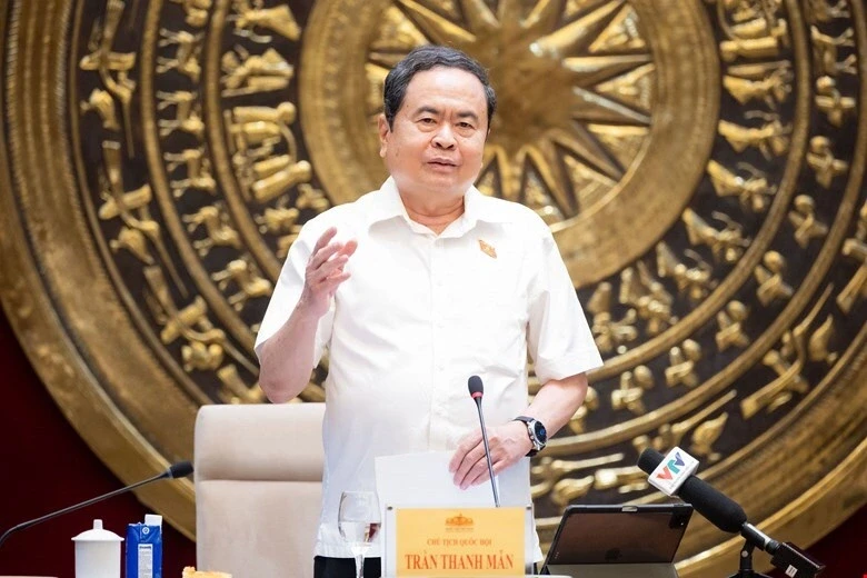 Chủ tịch Quốc hội: “Cắt giảm tối đa thủ tục trong nghiên cứu khoa học” Chủ tịch Quốc hội: “Cắt giảm tối đa thủ tục trong nghiên cứu khoa học”