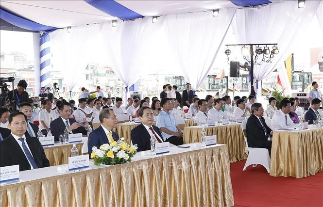 Chủ tịch Quốc hội dự Lễ khởi công dự án mở rộng Quốc lộ 1A đoạn qua TP Hà Nội Chủ tịch Quốc hội dự Lễ khởi công dự án mở rộng Quốc lộ 1A đoạn qua TP Hà Nội