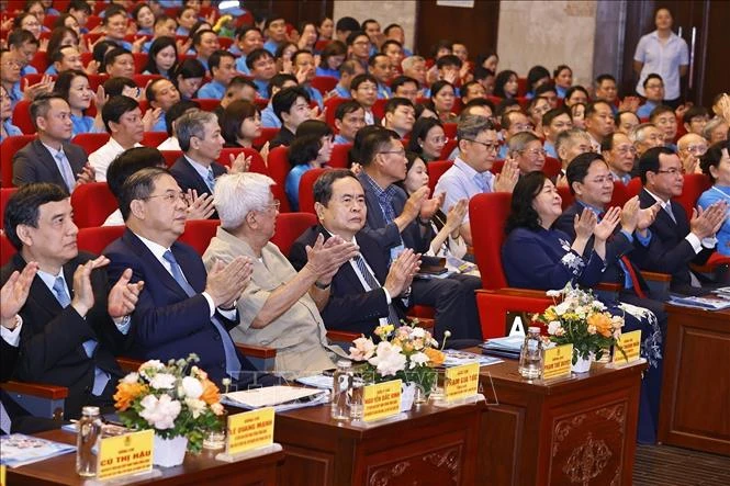 Chủ tịch Quốc hội dự Lễ kỷ niệm 140 năm Ngày Quốc tế Lao động Chủ tịch Quốc hội dự Lễ kỷ niệm 140 năm Ngày Quốc tế Lao động