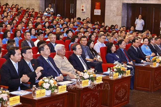 Chủ tịch Quốc hội dự Lễ kỷ niệm 140 năm Ngày Quốc tế Lao động Chủ tịch Quốc hội dự Lễ kỷ niệm 140 năm Ngày Quốc tế Lao động