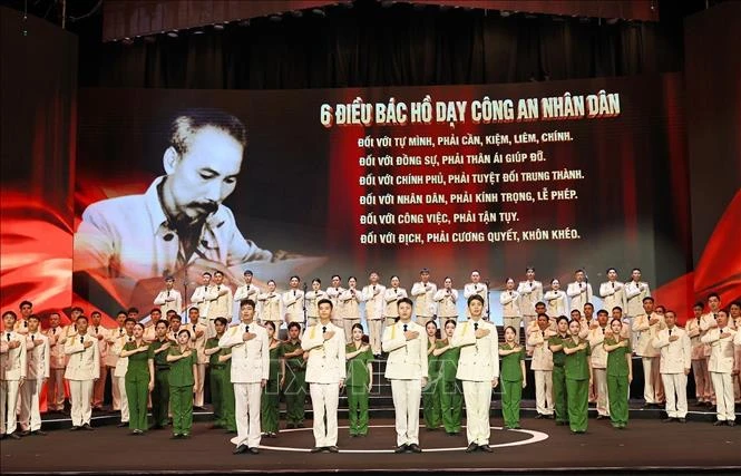 Chủ tịch Quốc hội dự Lễ kỷ niệm 70 năm Ngày truyền thống lực lượng Cảnh sát kinh tế